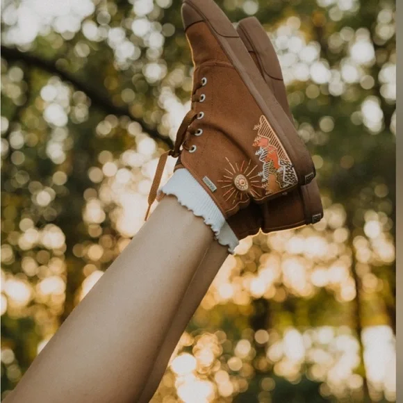 BANGS Brown High-Top Sneakers with Sun and Landscape Design size 7 - Picture 9 of 16